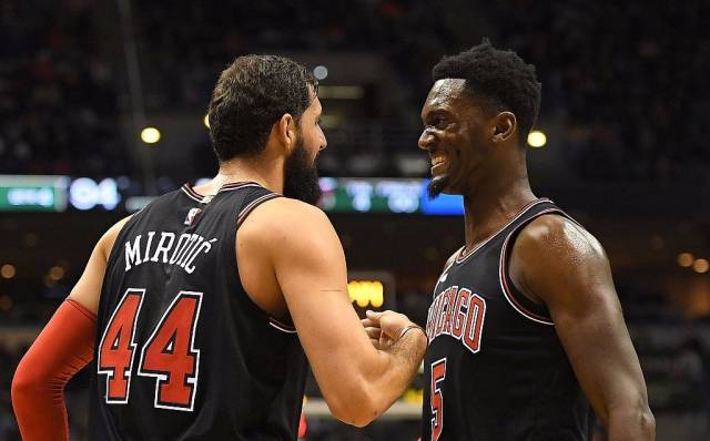 教练犹豫的 2 秒，葬送了一切（教练的两秒迟疑，断送胜局）