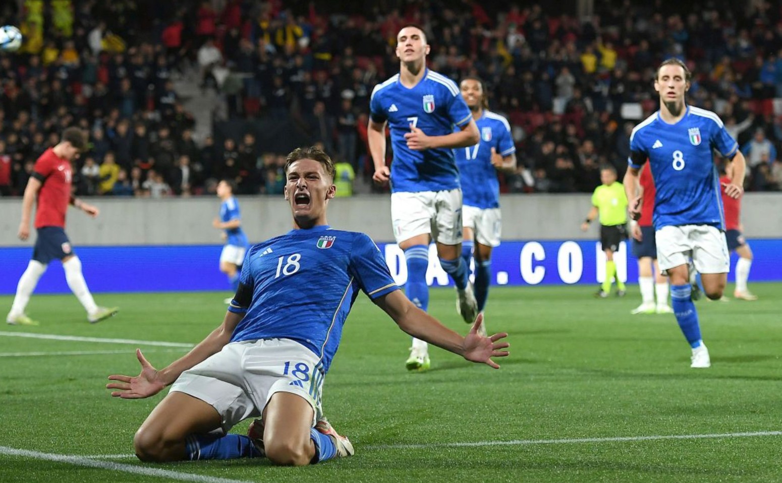 决战星期四：懂球帝连追三球3-3战平北京物资学院物流学院（周四对决：懂球帝连扳三球，3-3平北京物资学院物流学院）