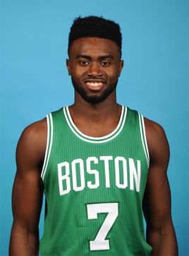 雄鹿大胜彰显强队底蕴（雄鹿强势取胜展现豪门底蕴）