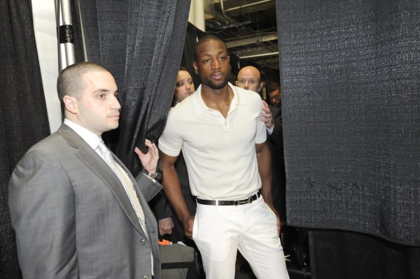 奥萨苏纳与巴萨的诺坎普对决：利斯基的挑战与决心（诺坎普之战：巴萨迎击奥萨苏纳，利斯基决心突围）