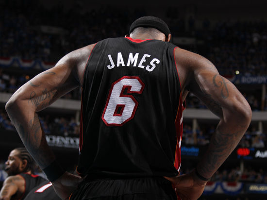 女子篮球联赛精彩进球回顾（女篮联赛高光进球盘点）