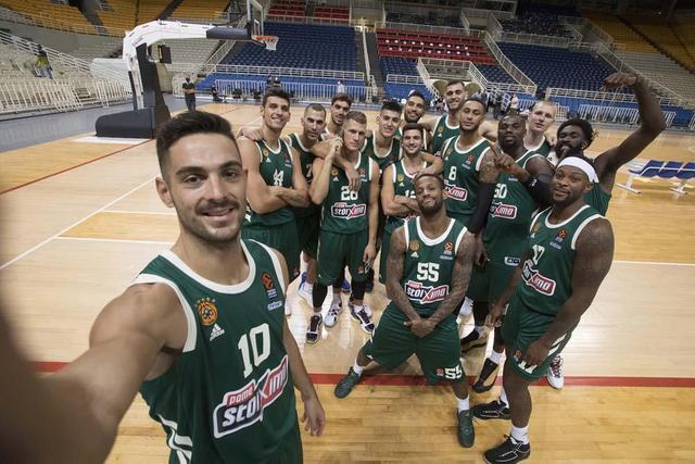 荷甲战报：奥斯汀破门，肖蒂尔建功，兹沃勒2-1海伦芬（荷甲：兹沃勒2-1击败海伦芬，奥斯汀破门、肖蒂尔建功）