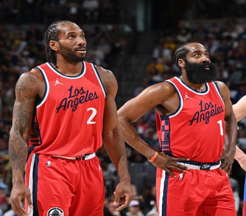 翻新太贵，维罗纳市长托马西提出把维罗纳现主场直接拆除再重建（维罗纳球场翻新成本过高，市长托马西提议拆除现有主场并重建）