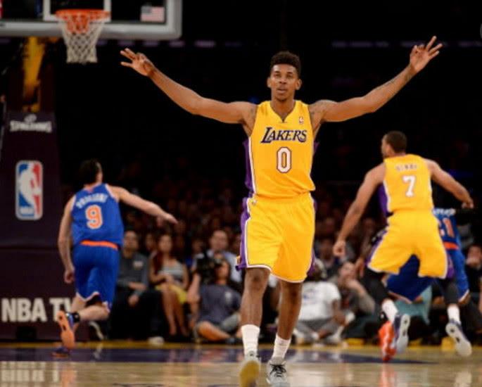 湖媒：东契奇重新登顶组织天赋指标排行榜（湖媒：东契奇再度领跑组织天赋指标榜）