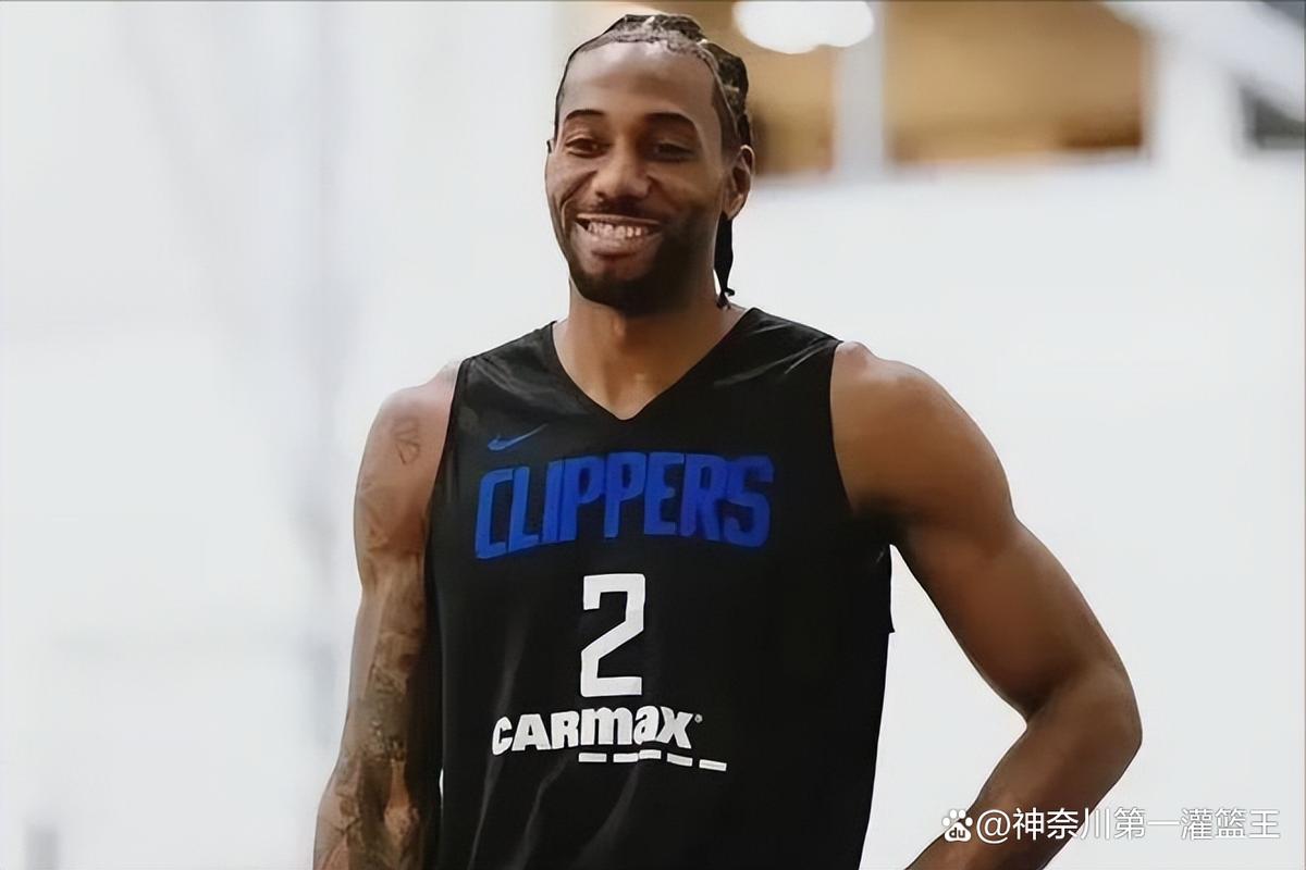 篮球湖人媒体日热度爆表，多人亮相（湖人媒体日火爆出圈，群星集体亮相）